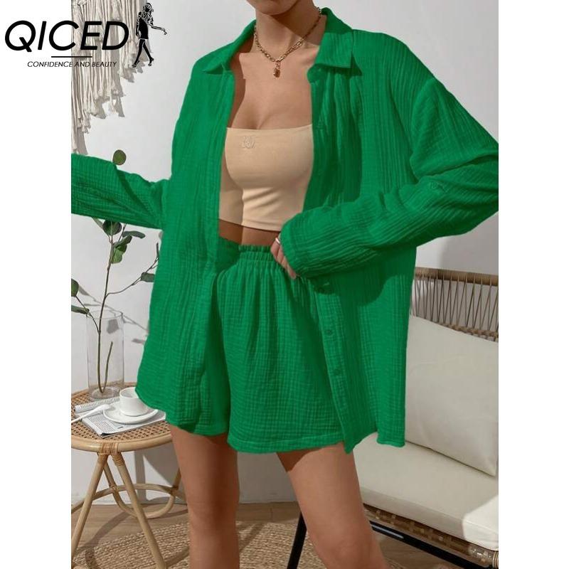 

QICED Женский весенне-летний модный однотонный костюм с рубашкой с длинным рукавом, женский повседневный свободный комплект из двух предметов с шортами XL зелёный