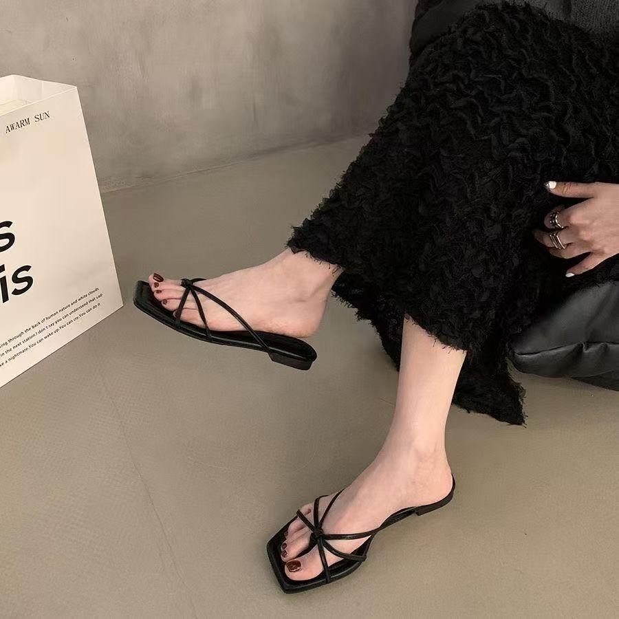 Sandals on the beach, silver sandals 2025 new summer French flat-bottomed flip-flops, fairy shoes