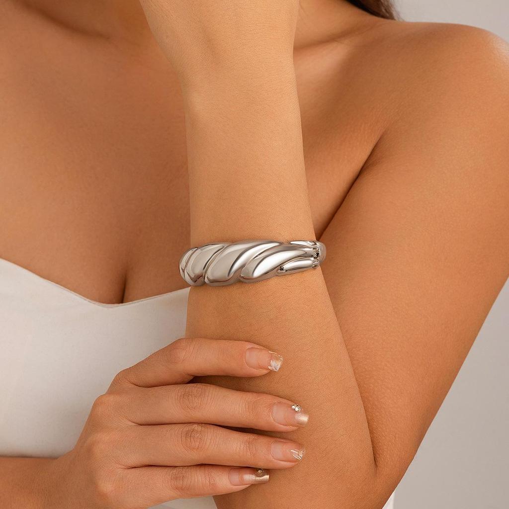 Metallic Water Drop Open Bangle – European and American Fashion Trend