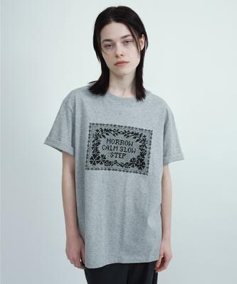 MILLO WOMEN Crochet Graphic T-Shirt [Melange Gray]