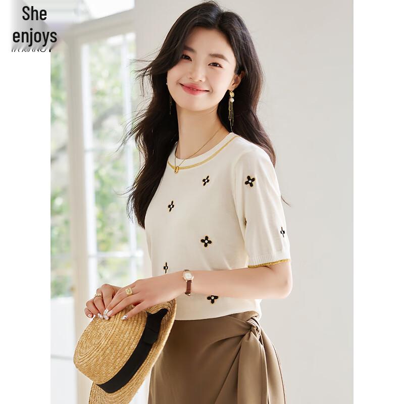 Women's Clover Embroidered Round Neck Knit T-Shirt