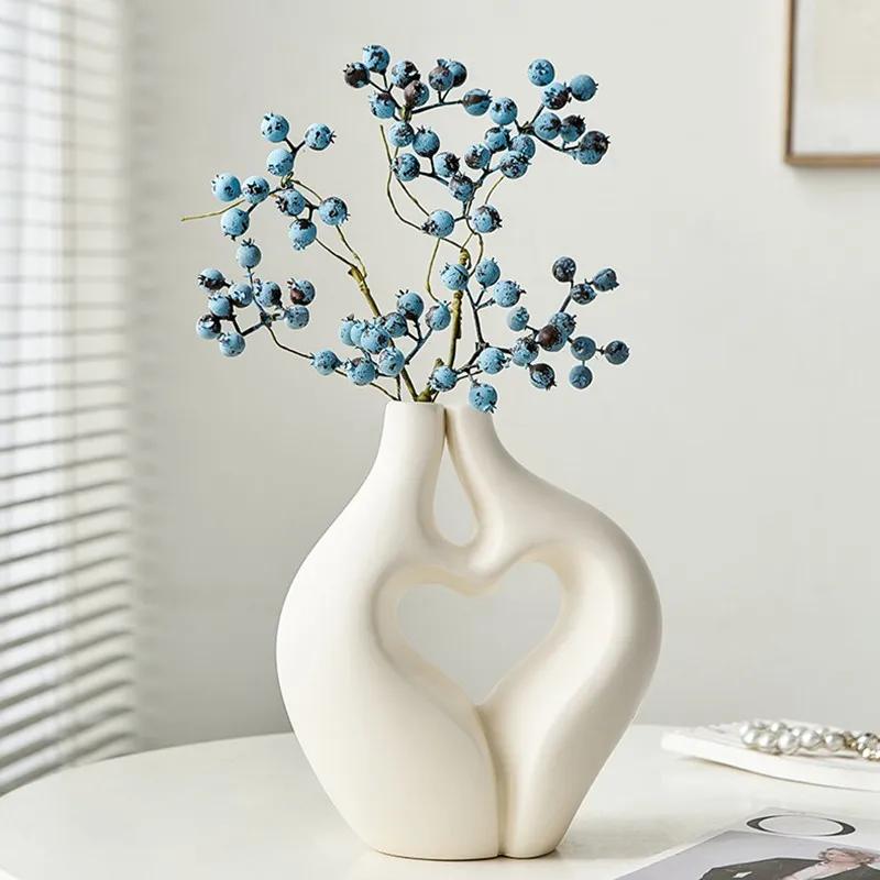 Ceramic Couple Figurines Vase Lover Heart Statue for Pampas Grass Nordic Abstract Home Living Room Bedroom Centerpiece Decor