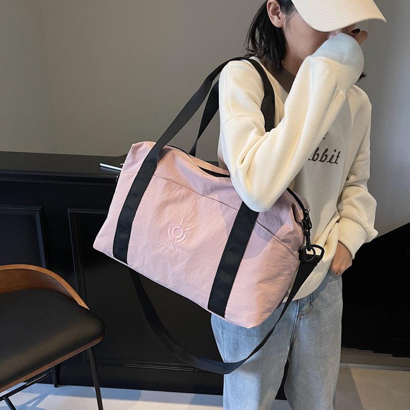 Stylish and simple going out travel bag Large capacity casual women's yoga training bag Dry and wet separation Crossbody duffel bag