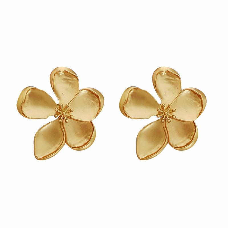 New retro French flower earrings exaggerated light luxury high-end design fairy temperament earrings золотой