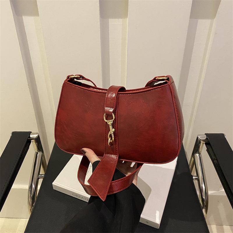 

Bag Women s 2025 Spring and Summer New Trendy Underarm Shoulder Bag Fashion Solid Color Trend Korean Version Mobile Wallet Small Square Bag красный