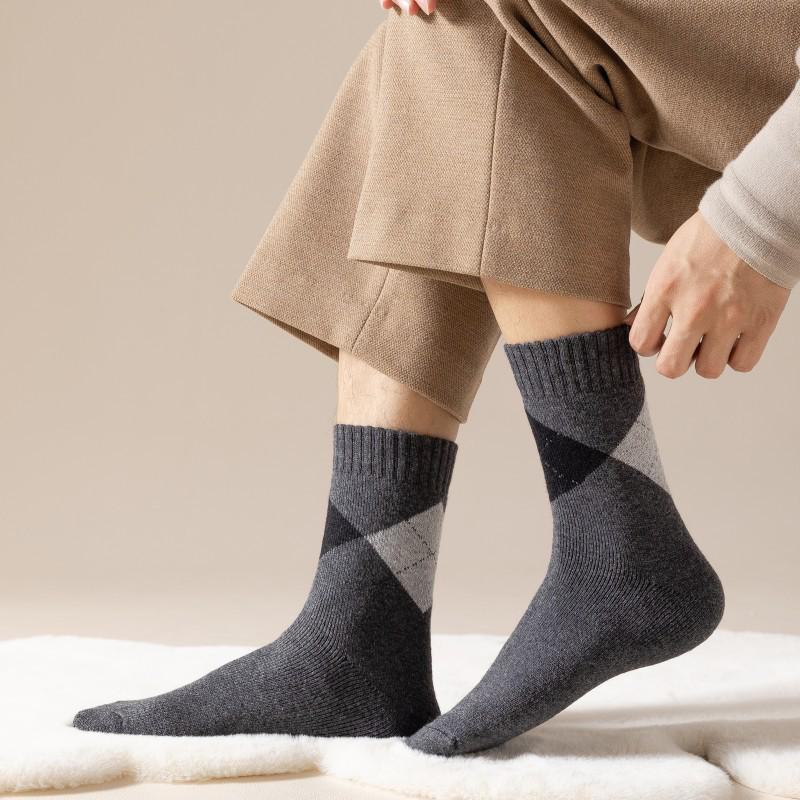 Winter Velvet Thickened Terry Socks: Warm, Breathable, Colorful Mid-Tube for Men and Women