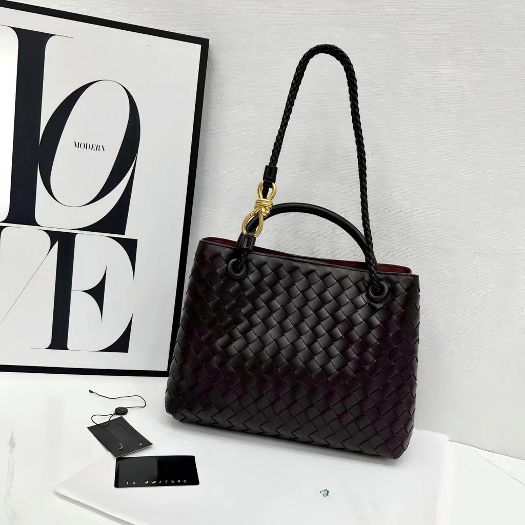 Bestselling BV Woven 8-Shaped Buckle Handbag - Versatile Shoulder & Crossbody Bag