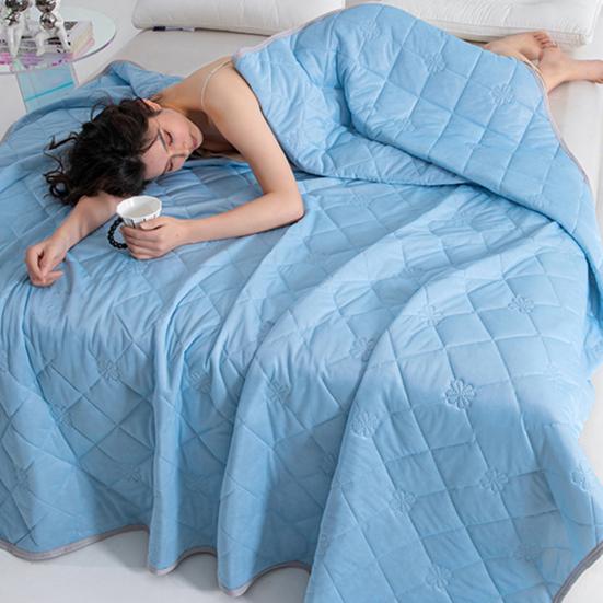 Cooling Comforter for Hot Sleepers Breathable Summer Quilt Air Condition Comforter Cool Blanket for Night Sweats Bed Couch