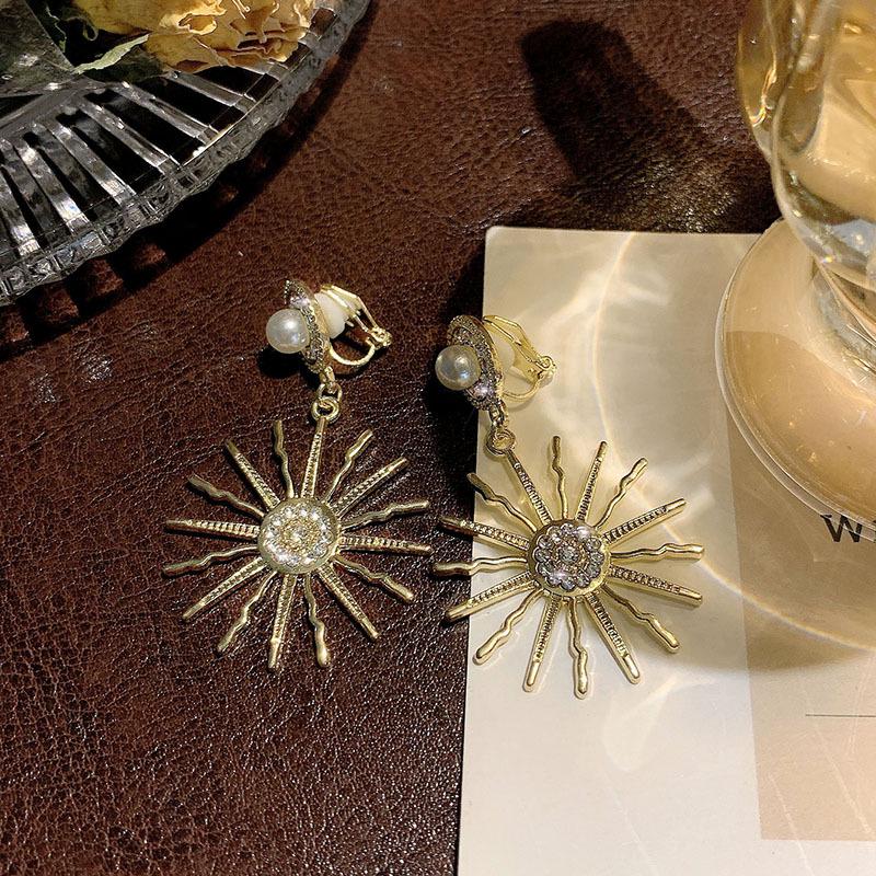 

Элегантные ретро клипсы с жемчужной кисточкой для непроколотых ушей