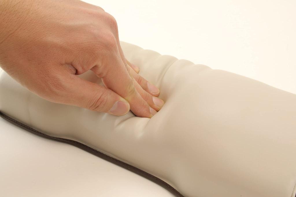 EXGEL Shaved Pillow Beige W300 x D140 x H70 Size (mm), Weight Approx. 0.9kg