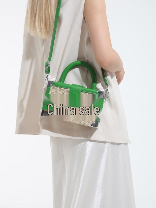 2025 Fashion Rivet Woven Straw Handbag - Versatile Trendy Shoulder & Crossbody Beach Bag