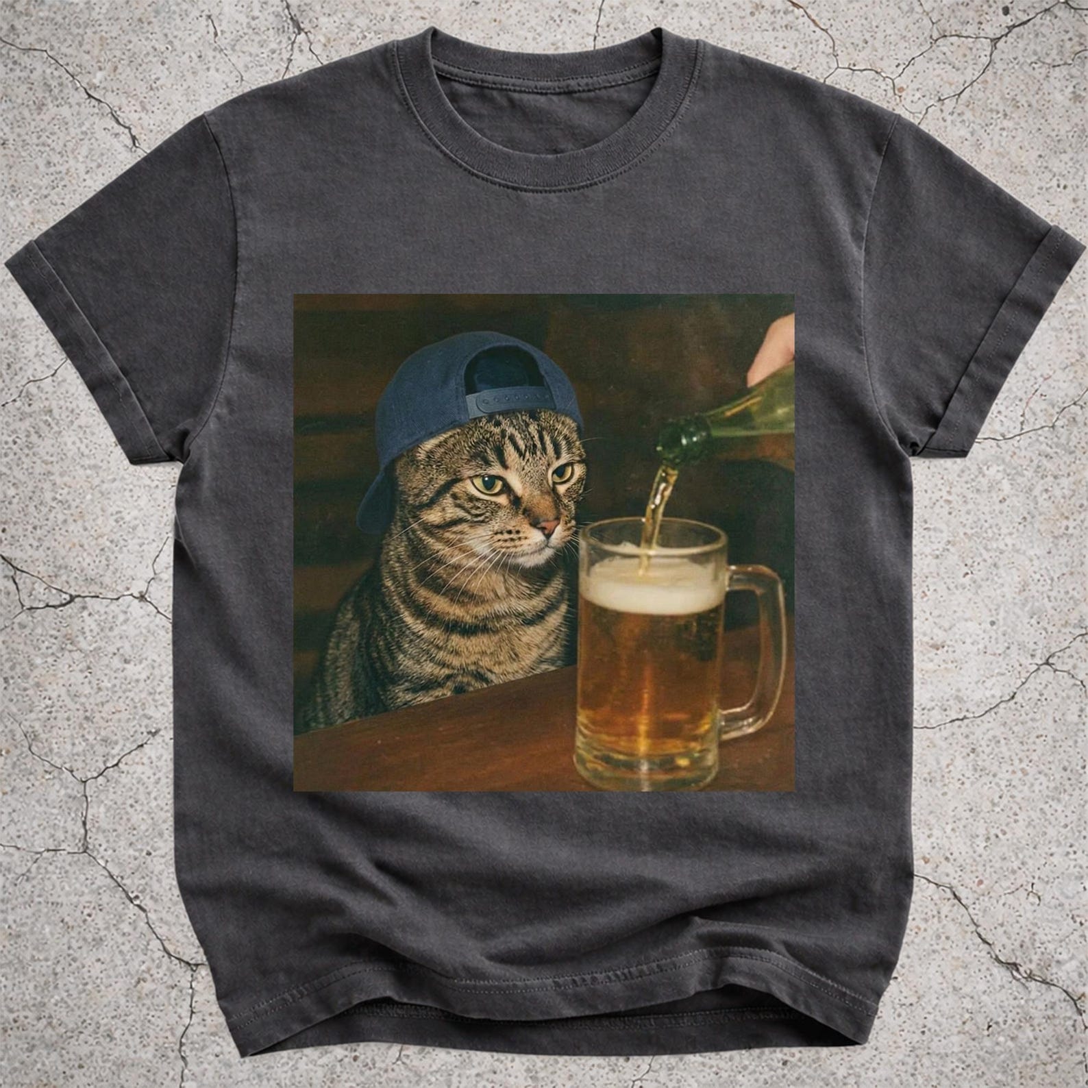 Tabby Cat Drinking Beer Shirt, Funny Cat Beer Meme Tee, Silly Brown Tabby Graphic T-Shirt, Novelty Beer Lover Gift for Cat Mom Dad M