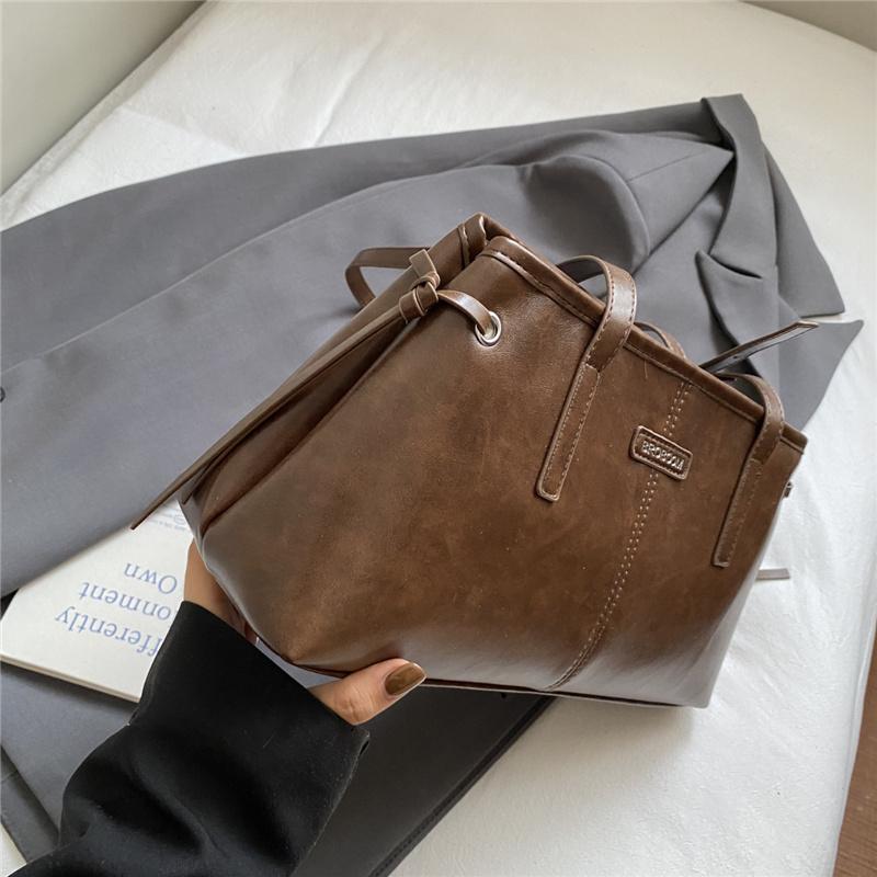 Large Capacity Leather Tote Bag Women Fashion Shoulder Bag Everyday Use Classic Design Handbag Work and Casual