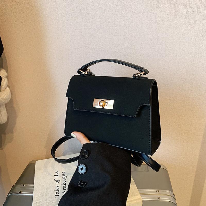 Винтажная повседневная наплечная сумка для женщин с изысканным дизайном и мягкой текстурой чёрный