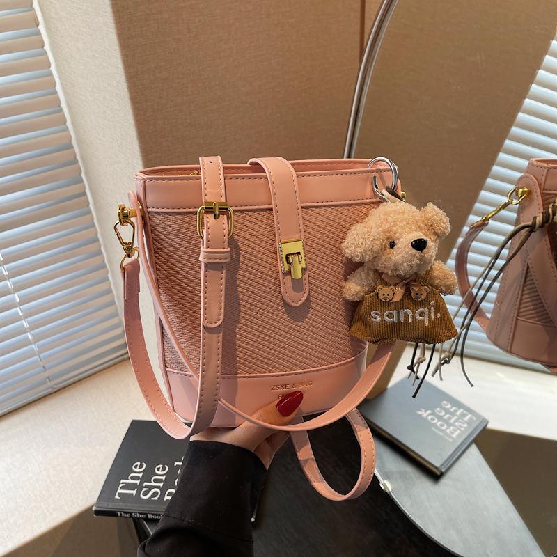 Hand carry fashion casual bucket bag women's 2025 new retro trend shoulder bag high-end women's bag