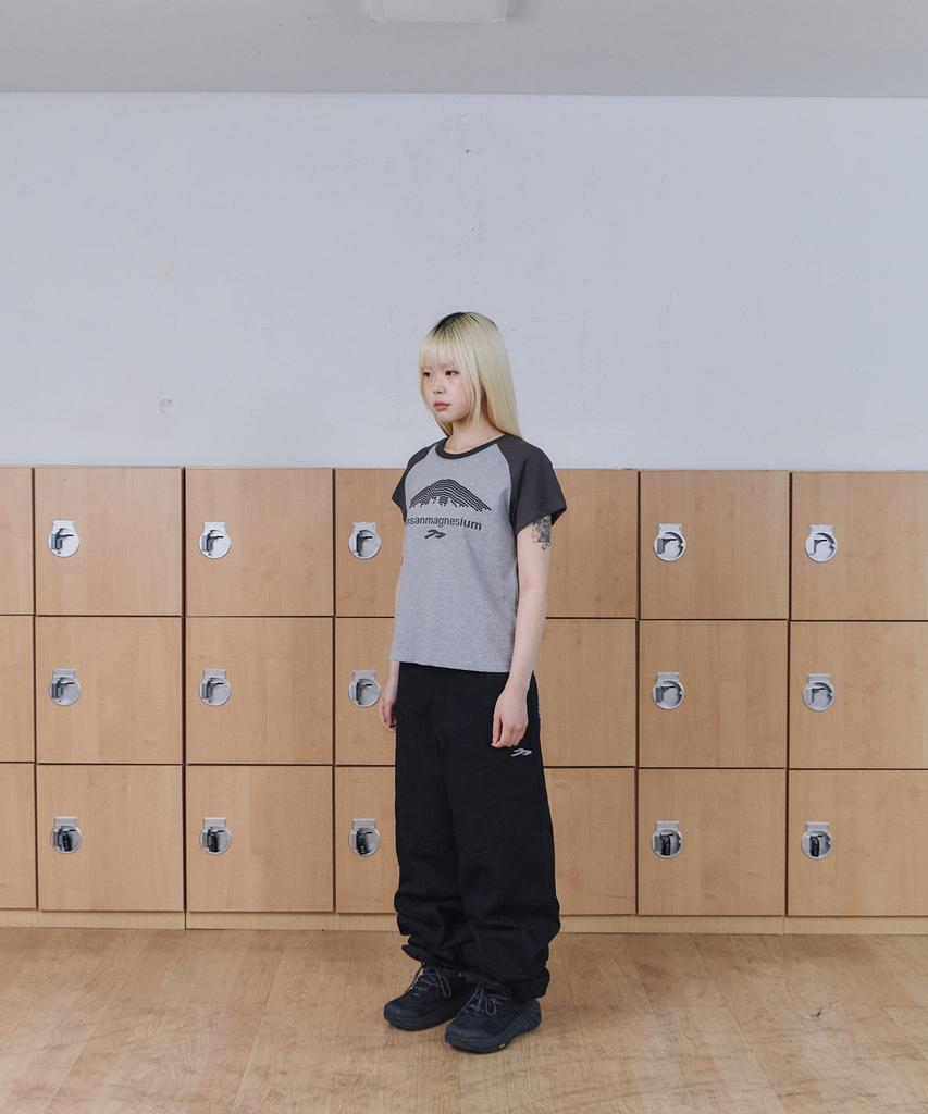 Tansanmageunesyum Raglan Dot Mountain Logo T-Shirt