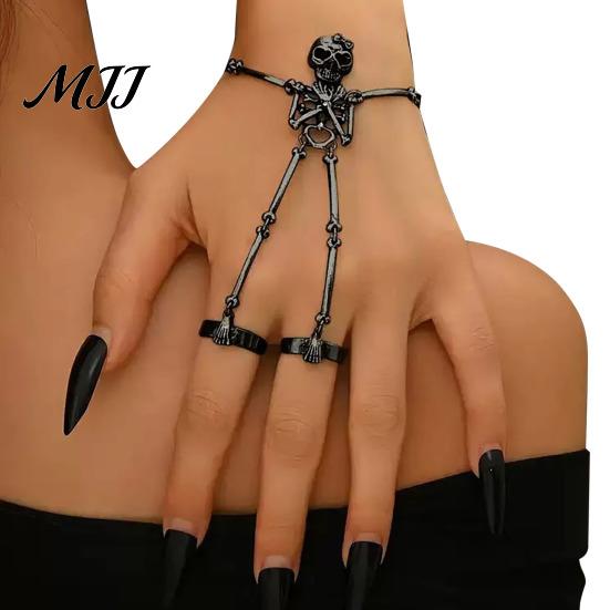 Skull Hand Chain Bracelet Skeleton Finger Ring Chains Goth Lightweight Fashion Slave Hands Harness Bracelets Friendship Halloween Jewelry Accessories