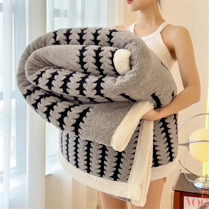 Thicken Warm Flannel Blanket Super Soft Fluffy Queen Blanket Single Double Size Cozy Skin-friendly Multifunctional Nap Blanket