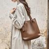 2025 New Versatile High-End Tote Bag Fashionable Simple Genuine Leather Shoulder Bag Stylish Commuter Large Capacity Women's Bag