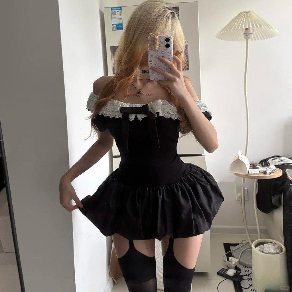 Reiche Tochter fühlt sich klein schwarzes Kleid Spitzenverbindung One-Shoulder-Kleid Damen Sommer Taille dünn Knospenkurzer Rock