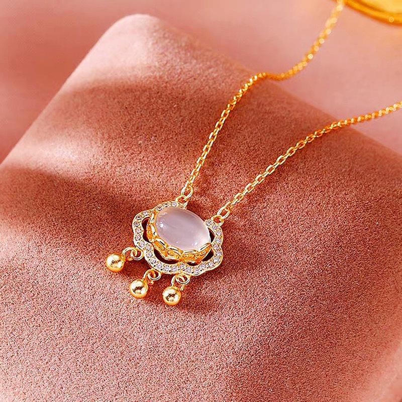 

Classic Chinese Peace Lock Necklace: Gold-Plated s925 Sterling Silver Ruyi Auspicious Cloud Design on Clavicle Chain 925 Silver