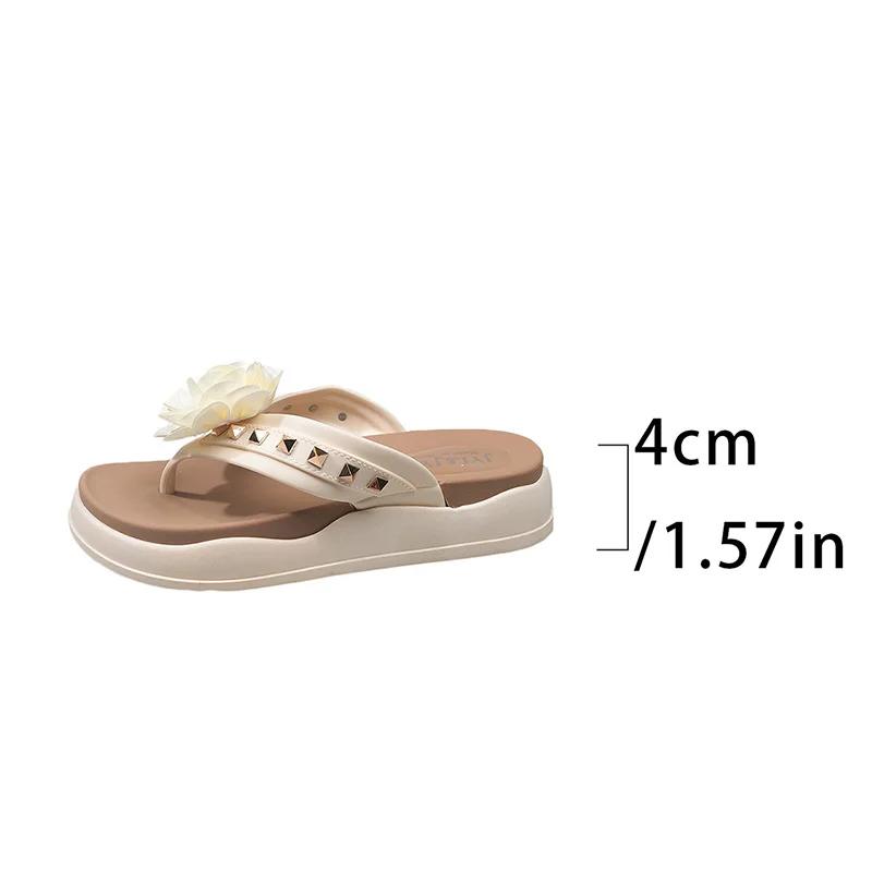 

Fashion Flower Decor Flat Heels Sandals for Women Rivet Thick Sole Chunky Platform Slippers 2025 Summer Comfort Non Slip Flip Flops 35 белый