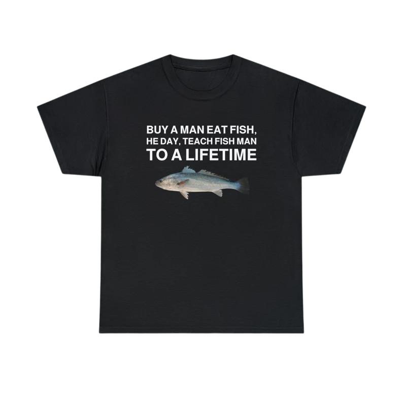 Αγοράστε ένα πουκάμισο Man Eat Fish Αστείο Πουκάμισο Meme Ακατάλληλο Πουκάμισο Τρελό Πουκάμισο