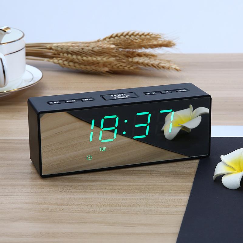 Electronic Clock Creative Electronic Mirror Clock USB Charging Clock Silent Digital Clock Student Countdown Alarm Clock