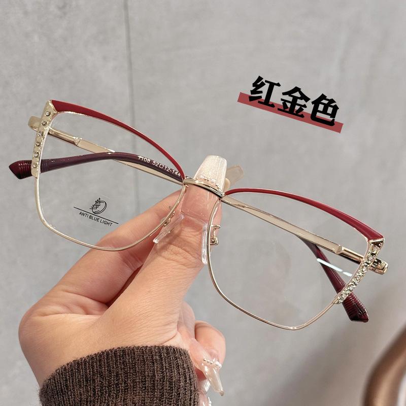 

New Style Glasses for Women Rhinestone Decoration Cat Eye Shape Computer Glasses Women Blue Light Blocking Female Glass