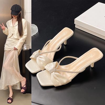 2025 Nouvelles Sandales à Tête Carrée en Strass pour Femmes Tempérament Style Mondain Talon Fin Talon Haut Sandales pour Femmes