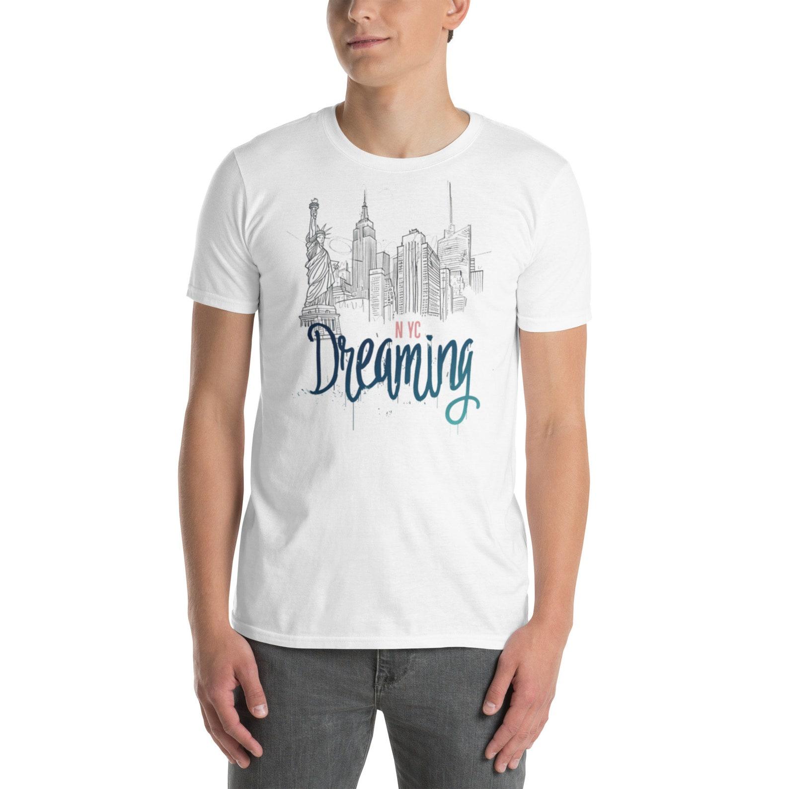 NYC Skyline Graphic Tee: NYC Dreaming Unisex T-Shirt M