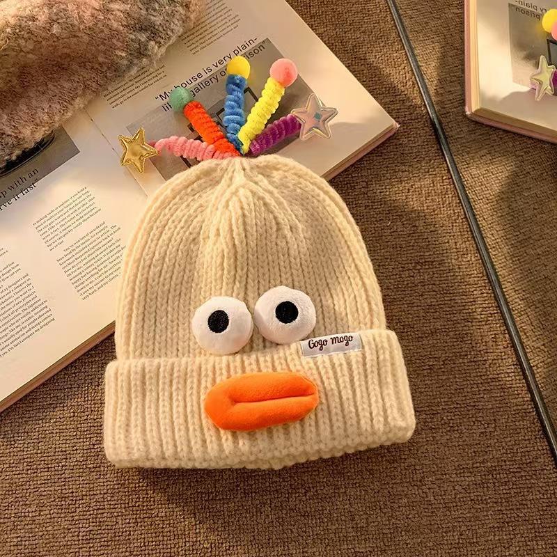 Cute and Quirky Knitted Wool Hat for Women, Autumn and Winter, Face-Slimming Cartoon Design, Warm Ear Protection Hat, New Style for Couples
