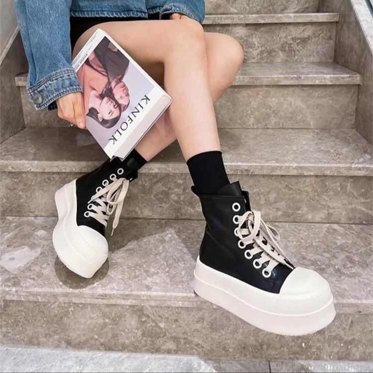Zapatillas de Lona de Caña Alta con Suela Gruesa Estilo Queen Fan Negras para Mujer Verano 2025 Nuevas Versátiles que Aumentan la Altura Suela Blanda Casual Tipo Board