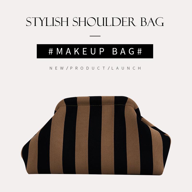 Damenmode Gestrickte Wolken-Clutch - Strand, Pendeln & Kosmetikgebrauch