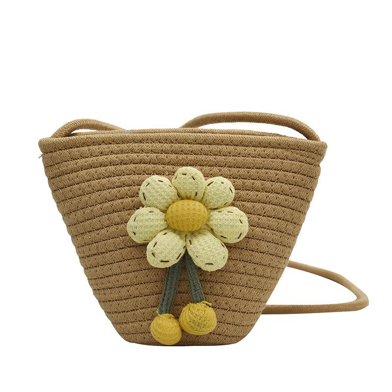 This Year's New Products Are Cute, Small, Fresh and Sweet, Versatile Buckets, Small Bags, Mori Flowers, Niche Versatile Messenger Bags, Women