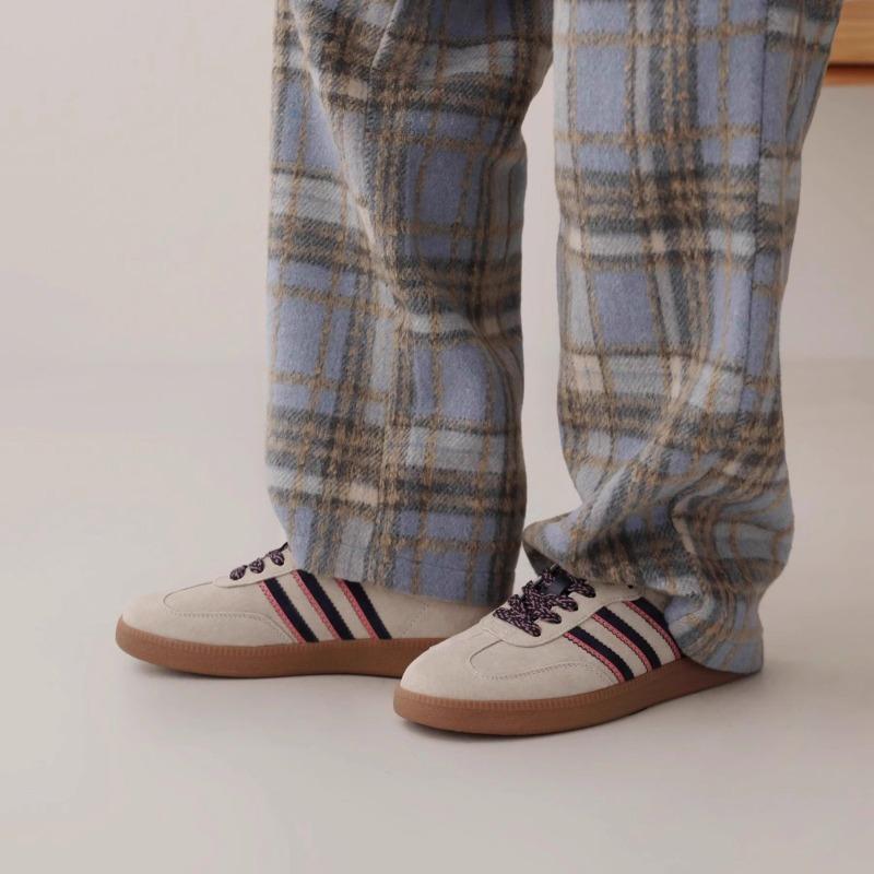 Retro Women's Leather Soft-soled White Shoes Spring New Flat-soled Sports and Leisure Board Shoes Women