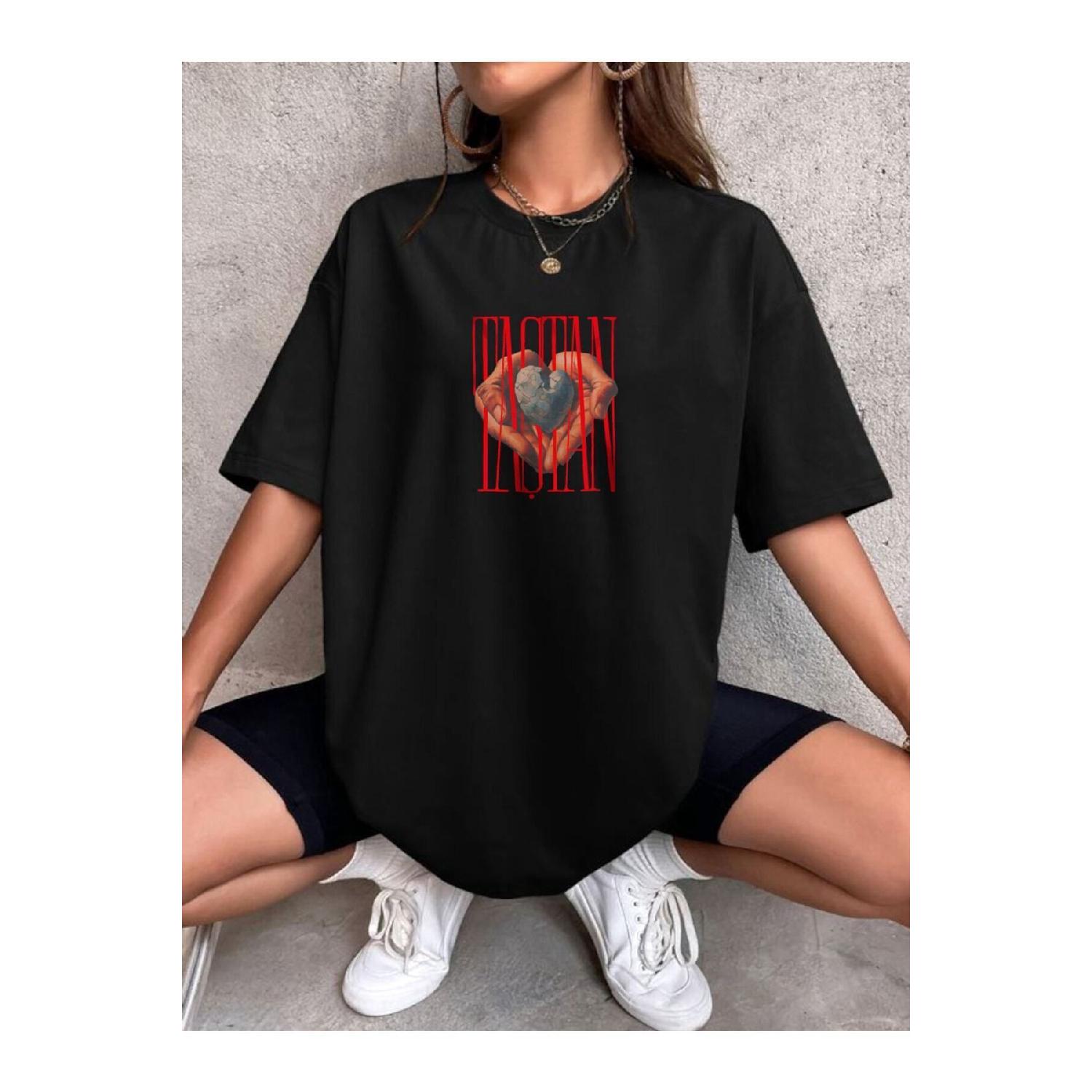 

Черная футболка оверсайз с принтом Ezhel Tatan S