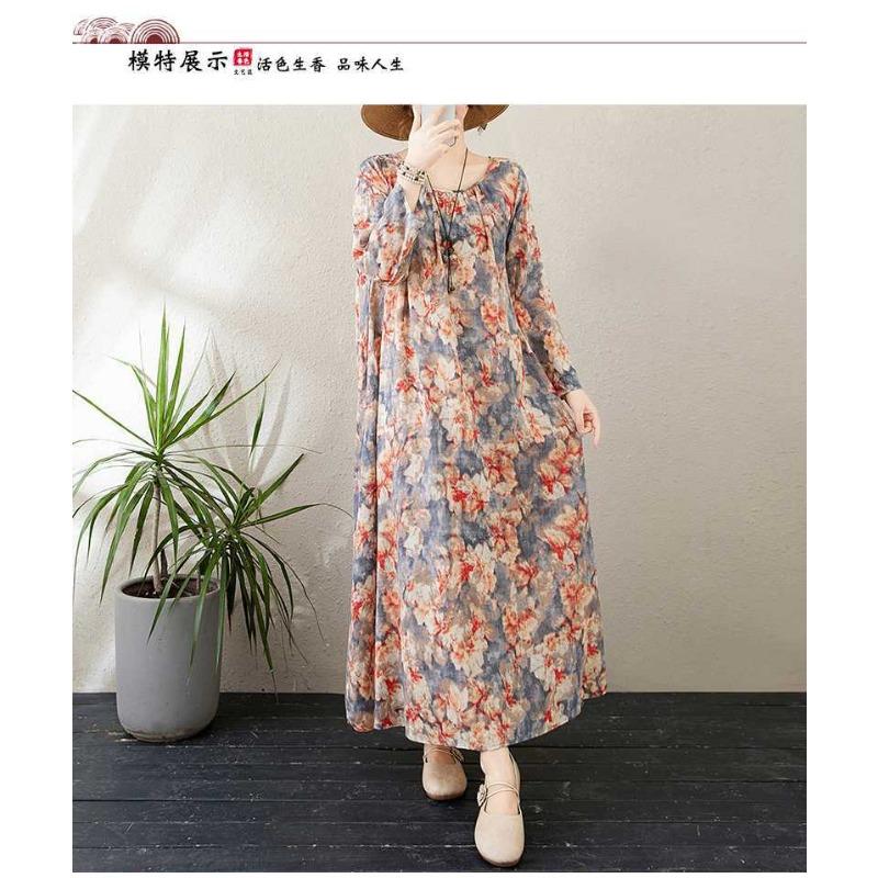 2025 New Round Neck Minimalist Long Sleeve Extra Long Dress Vacation Style