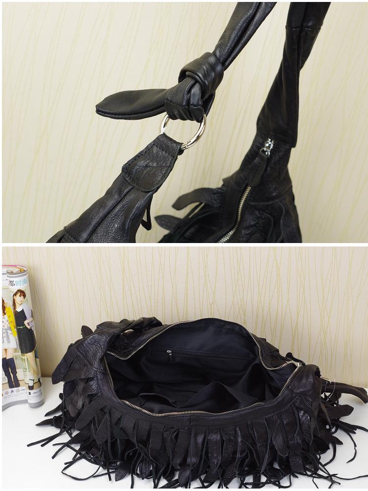 Borsa a Spalla Hobo da Donna in Vera Pelle Nera a Righe con Nappa