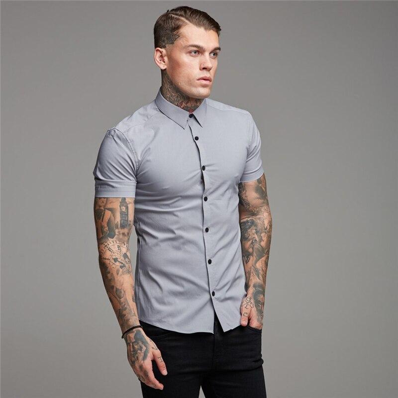 Muscleguys Letní pánské košile s krátkým rukávem, štíhlé a pohledné business casual topy, jednobarevné, zralé a stabilní streetwear