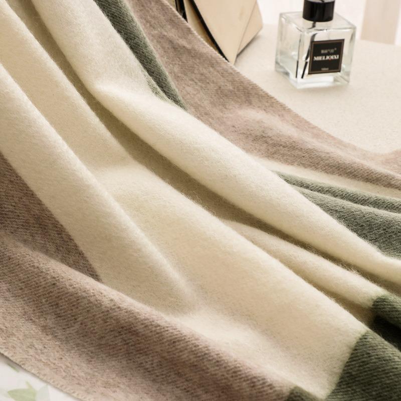 Autumn and winter new 100 wool scarf women's light luxury high-end plaid shawl versatile enlarged thickened warm scarf