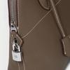 Bag Women's First Layer Cowhide Leather Women's Shell Bag Shoulder Bag Messenger Bag One Piece Delivery Fashionable and Versatile New Models