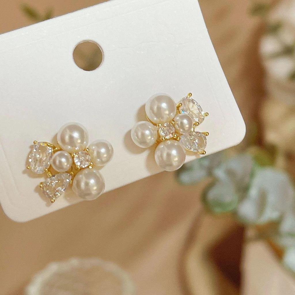 Elegant Imitation Pearl and Diamond-Studded Earrings for Women