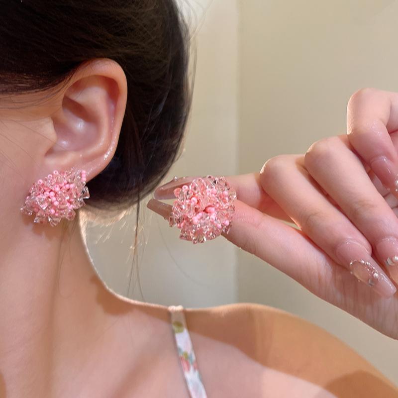 Holiday wind cool blue beaded hydrangea stud earrings women's earrings Internet celebrities show white ears