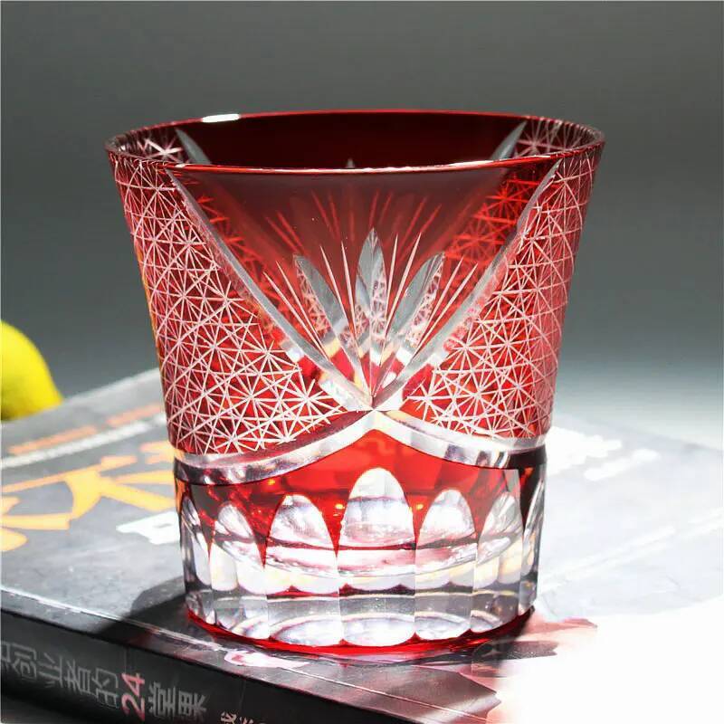 Meest kosteneffectieve Edo Kiriko Glas Handgesneden Gekleurd Kristal Whiskeyglas Wijnglas Wijnglas Fijn Tafelgerei Houten Geschenkdoos 260ml