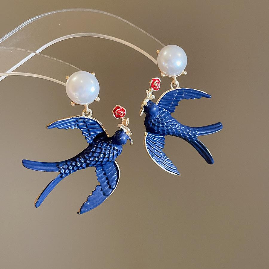 

Unique Design Blue Spray Swallow Enamel Flower Faux Pearl Drop Earrings for Women Gold Plated Metal Daily Jewelry