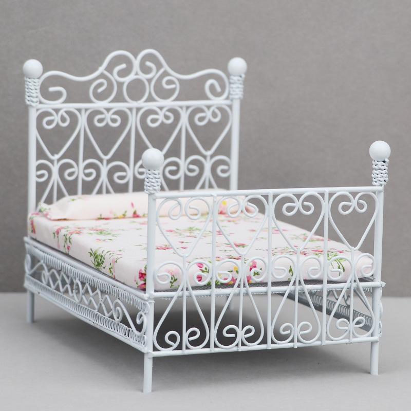1:12 Dollhouse Mini Double Bed Home Bedroom Furniture Toy Gift Living Room Furniture Model Beautiful Handmade Iron Toy