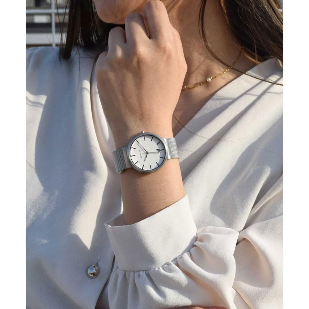 Montre Bering Classic Scandinavian Carved Mesh, Argent, 11035-004