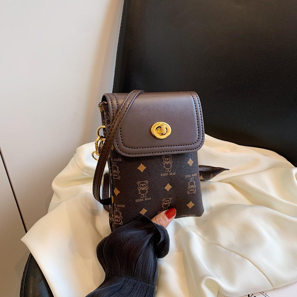 Hong Kong Typhoon Cigarette Box Bag New Trendy Vertical Small Square Bag White Shoulder Crossbody Mobile Phone Bag Women's Bag