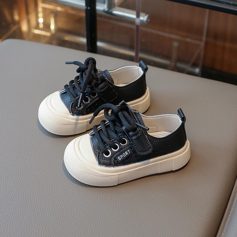 2025 Kinderschuhe Frühling Designer Mode Weichsohlige Board-Schuhe Täglich Vielseitig Rutschfeste Schuhe Trendige Kinder Freizeitsneaker